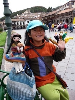 Little girl who talked Saben into buying a finger puppet alpaca Little girl who talked Saben into buying a finger puppet alpaca