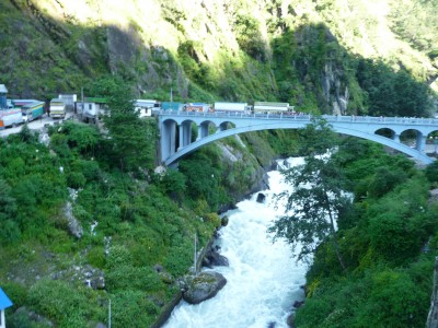 Bridge to Nepal The glorious bridge out of China / Tibet